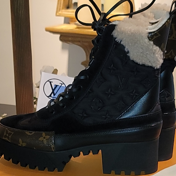 LOUIS VUITTON LAUREATE PLATFORM (Shearling) DESERT BOOT ...BELLA! - Picture 4 of 10